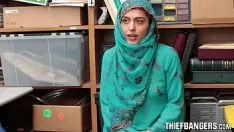 Abspielen Audrey Royal Stag brach Stealth, trug einen Hijab und wurde zur Strafe gefickt