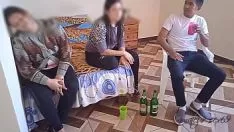 播放 我已婚女人的流浪：我们观看了一个电影节目，我们已经开始眩晕了，我已婚女人的冠军抢了我的大刑警，直到她把它放在灌木丛中，当我的已婚女人留下时，她几乎放弃了我们