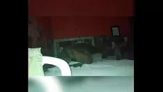 Jouer Nous assistons à l'hôtel les week-ends de travail et c'est bon