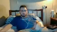 Play Max yank and cum on cam