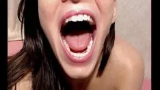 Riproduci Adolescente con una bella personificazione in webcam - fatti scoparehotcammisys.com
