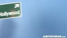 Reproducir Ella realmente necesita ese trabajo