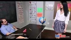 播放 有效的青少年被炮轰 10 7 81