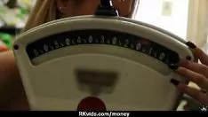 播放 这些有角的非专业人士上床钱对话 22