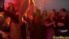 再生 CFNM非専門ホス浪費者