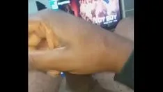 Afspelen Agressieve masturbatie en dikke cumshot