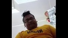 Reproducir El colegial vaibhav se masturba y se corre en la cámara