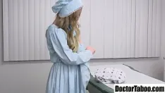 Afspelen Provincie tiener geneukt door perv dokter
