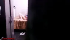 Riproduci Ho sorpreso la giovane donna a masturbarsi con un vibratore, c'è stato un sesso rischioso
