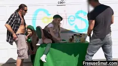 Redare Cercetași adolescenți sunt folosiți gratuit de tatăl vitreg
