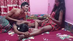 Reproduzir Uttaran20 lindas putas fodem forte em festa privada trio bengali