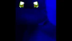 Afspelen Kijk hoe ze squirt als mijn lul eraf gaat op de 9e minuut. mooie latina krijgt het op z'n hondjes.