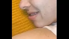 Abspielen Büro-Schwarm: Sexy Amateurin Milena wird für Arbeitskollegin nass