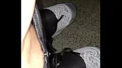 Abspielen Gloryhole-Abenteuer eines Crossdressers in einem ungezogenen Buchladen