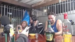播放 业余podcaster在现场蓝佐计划中以50美元的价格交易口交