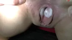 Играть Фигуристая милфа-блондинка Джесси Блу наслаждается хардкорной групповухой с несколькими мужчинами с большими членами, глубокой глоткой и оргией с кримпаем