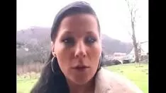 تشغيل امرأة من المنزل تمتص