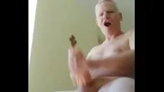 播放 他妈的严重和暨大声！
