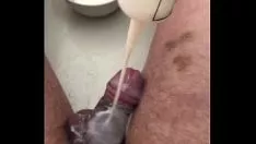 Reproducir Alonebdsmman 6 -río de leche en mi culo